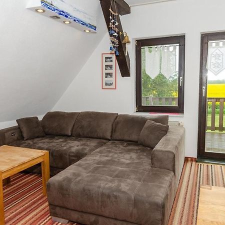 3-R-Ferienwohnung-Fuer-4-Personen-In-Schaprode-Auf-Ruegen-Zi3 Buitenkant foto