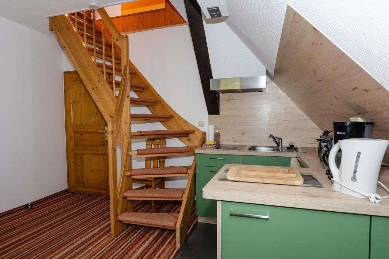 3-R-Ferienwohnung-Fuer-4-Personen-In-Schaprode-Auf-Ruegen-Zi3 Buitenkant foto